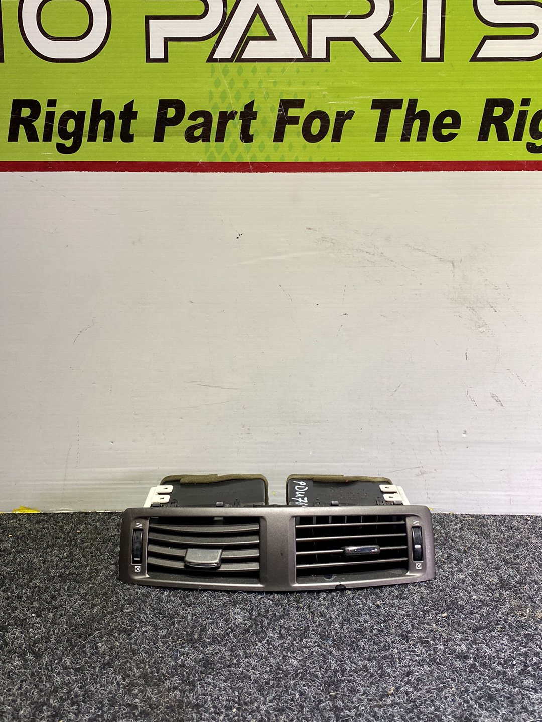 2006 Lexus IS250 - Dash Air Vent Centre