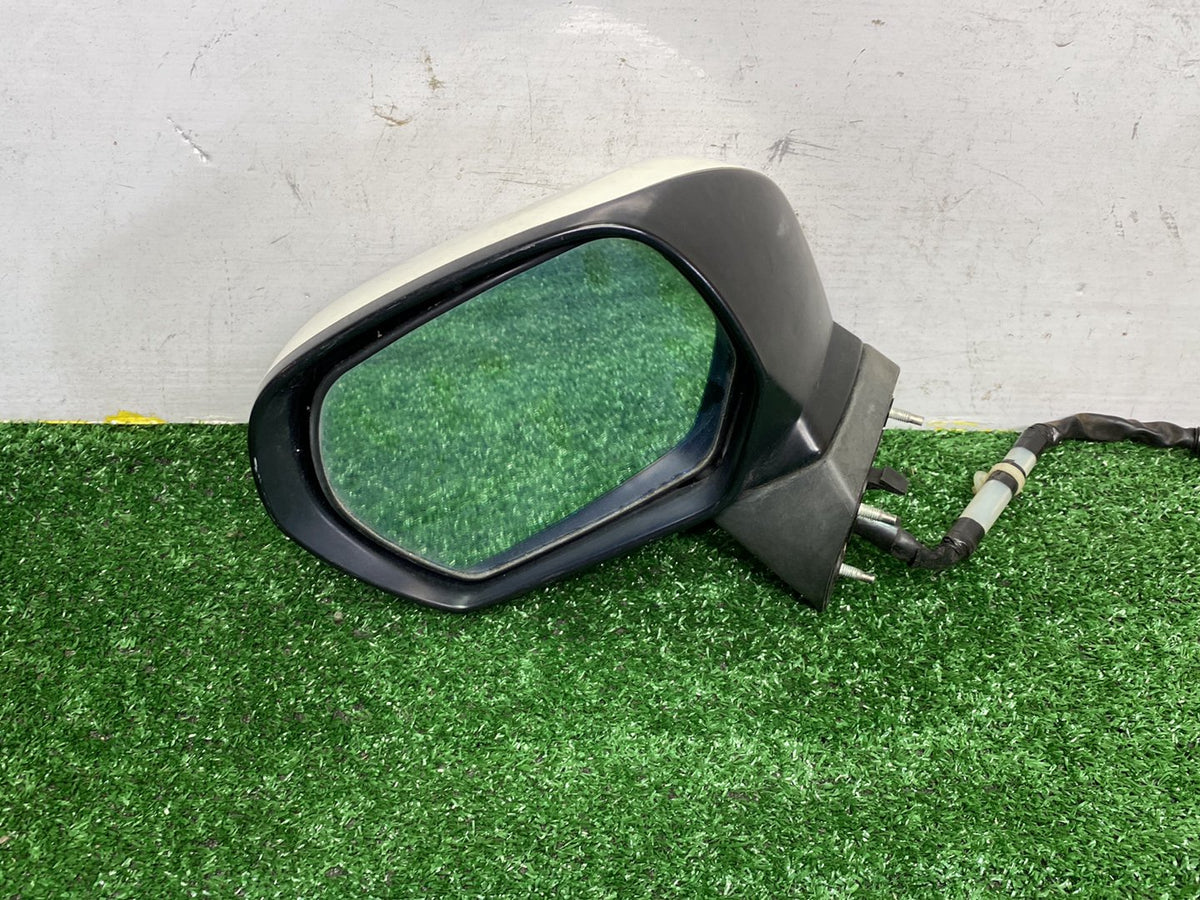 2009 Honda Odyssey - Left Door Mirror PN: 2 plugs 15 wires