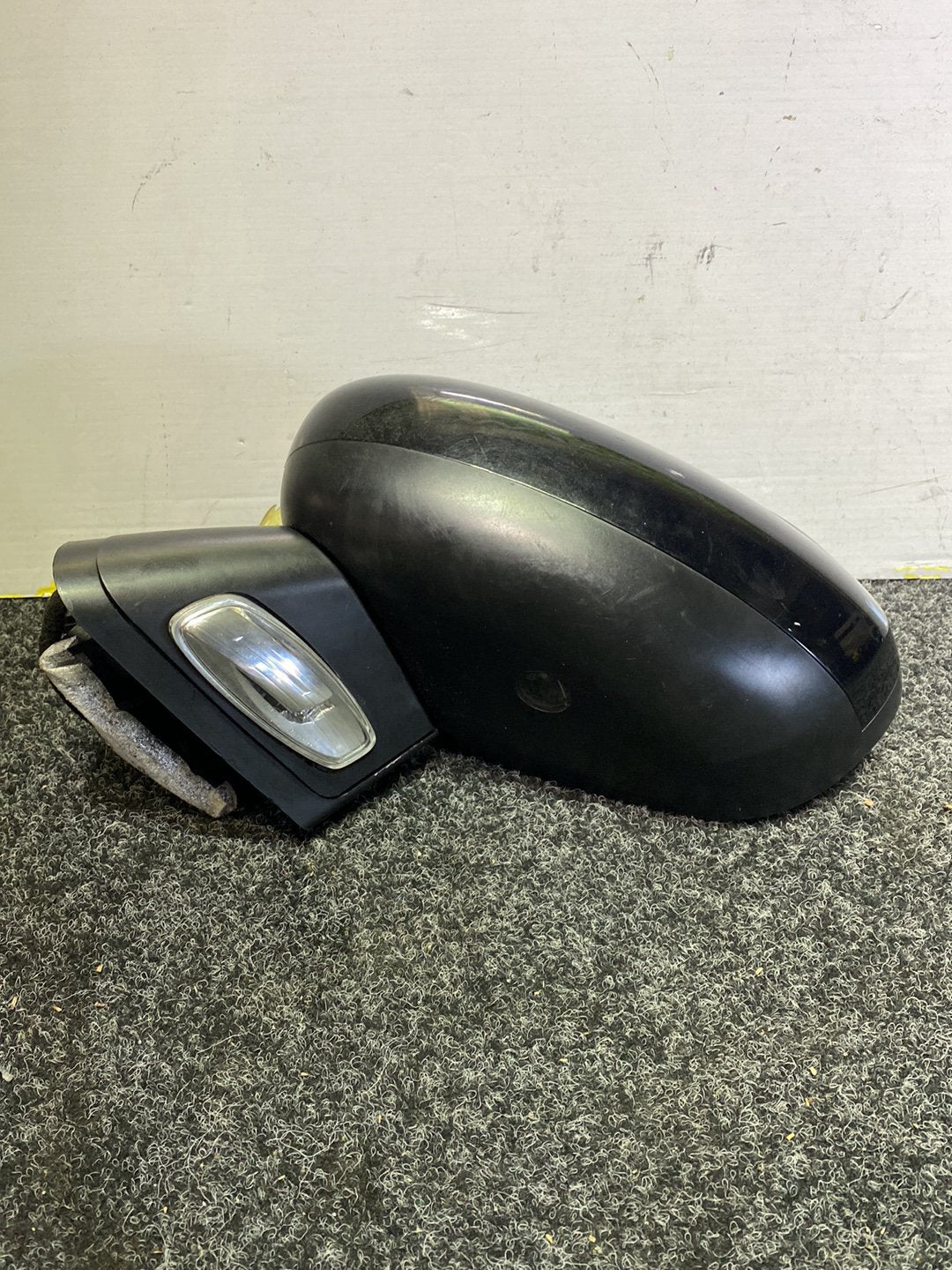 2012 Citroen C4 - Left Door Mirror PN: 11 wires / 2 plugs