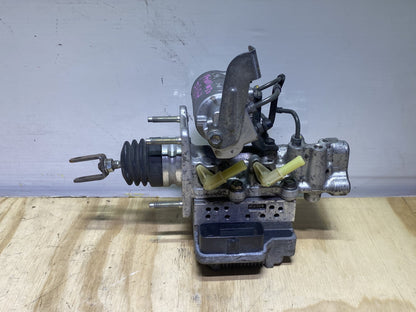 2013 Toyota Prius W30 - ABS Pump/Modulator PN: 47270-47030