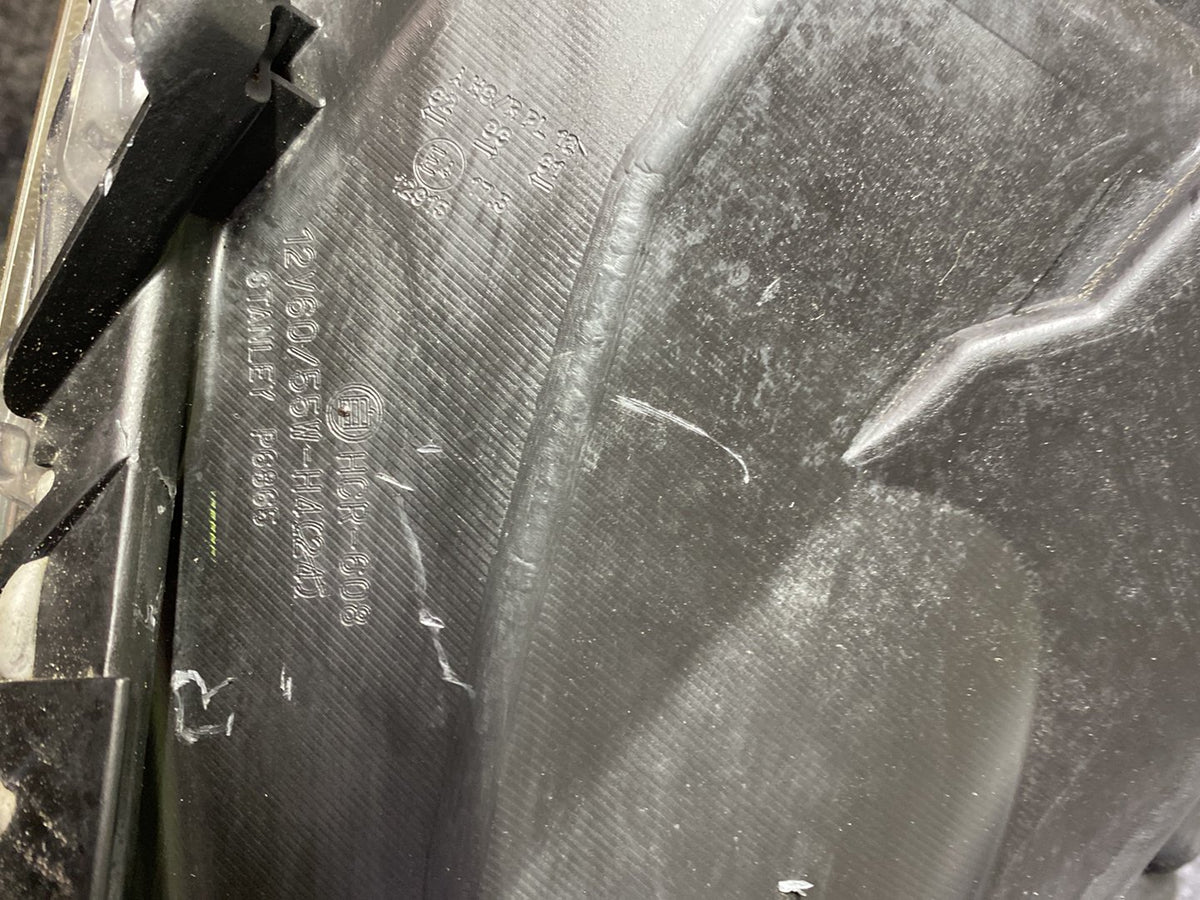 2008 Honda Fit - Right Headlight PN: Stanley P6865