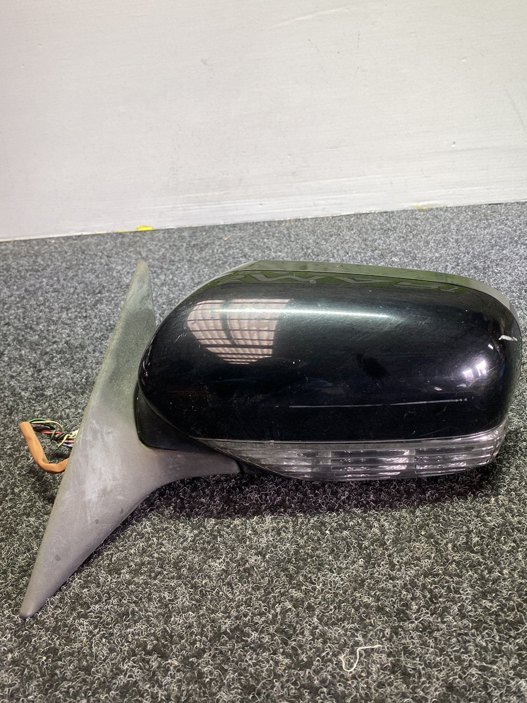 Subaru Legacy - Left Door Mirror
