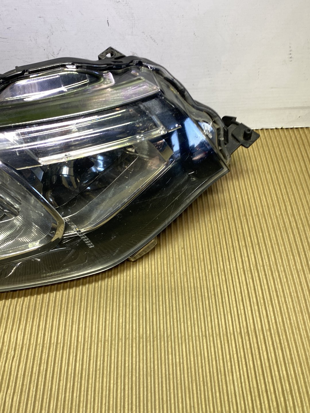 2013 Mitsubishi Outlander- Right Headlight PN: see photos