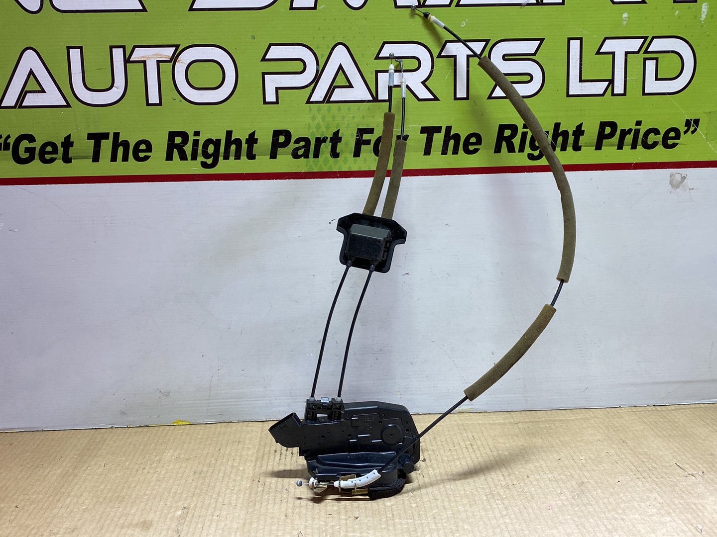 2006 Nissan Fuga Y50 - Left Front Lock Actuator
