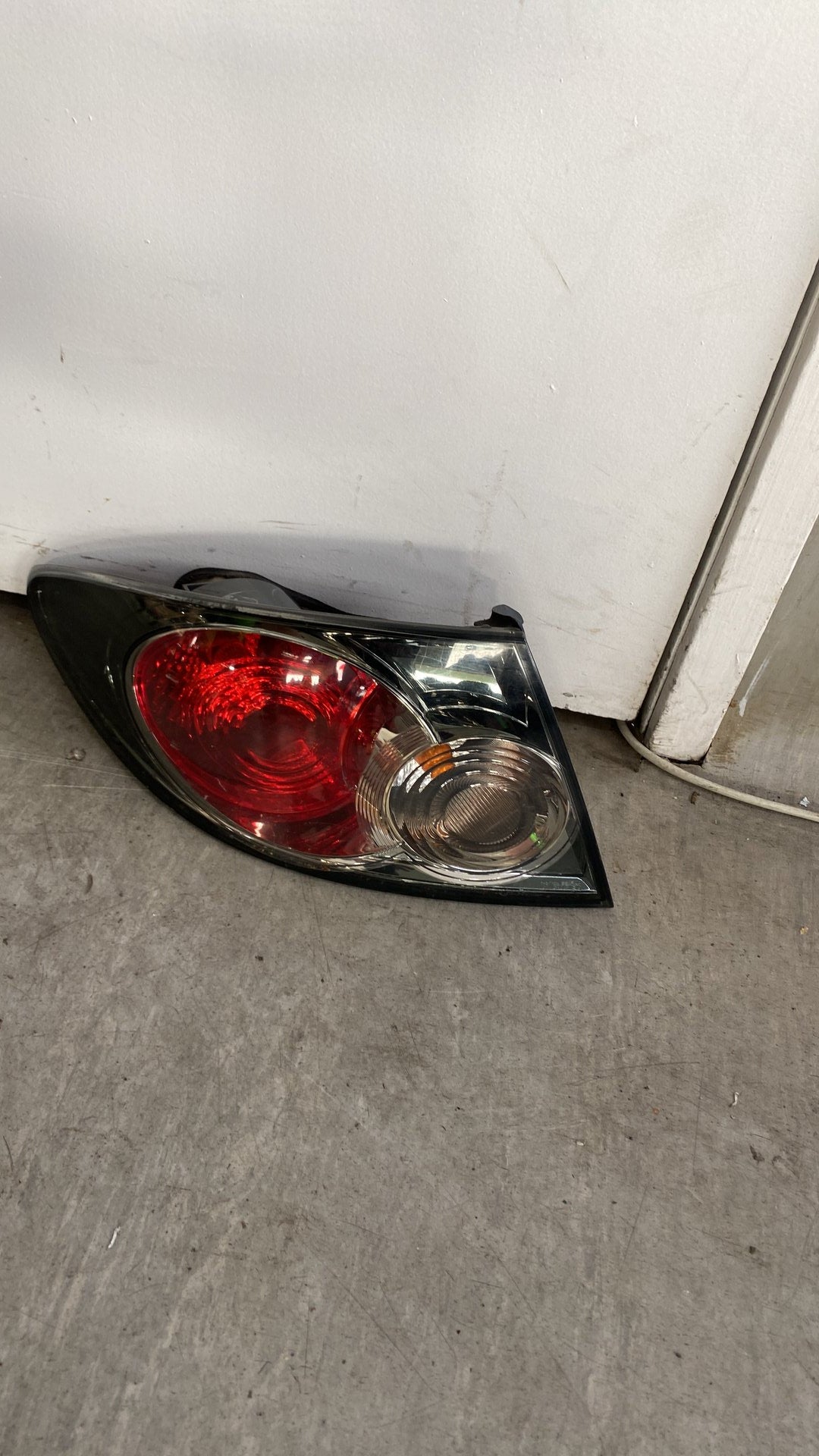 2006 Mazda Atenza GG - Left Taillight