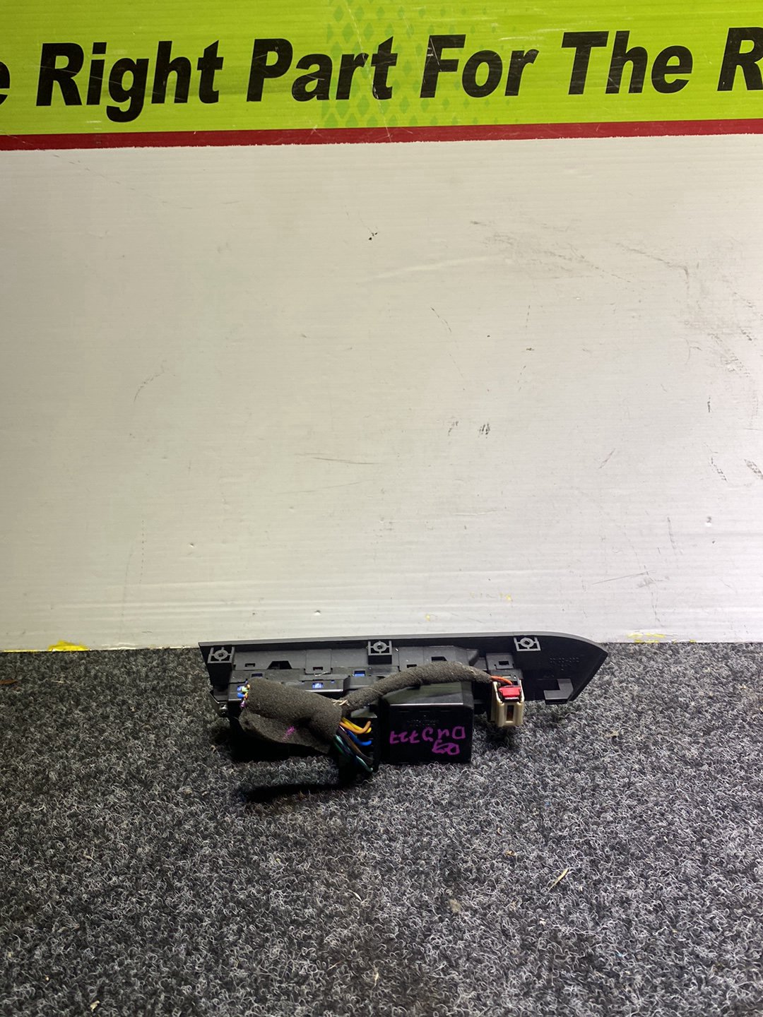 2009 Holden Captiva - Master Power Window Switch