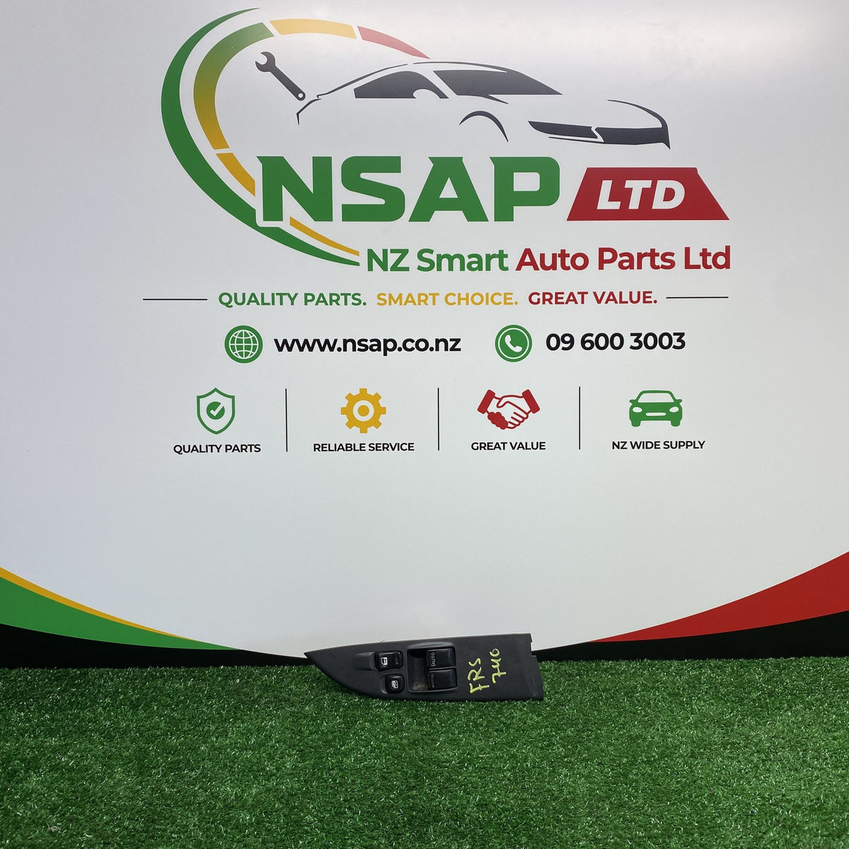 2005 Nissan AD - Master Power Window Switch PN: See photos