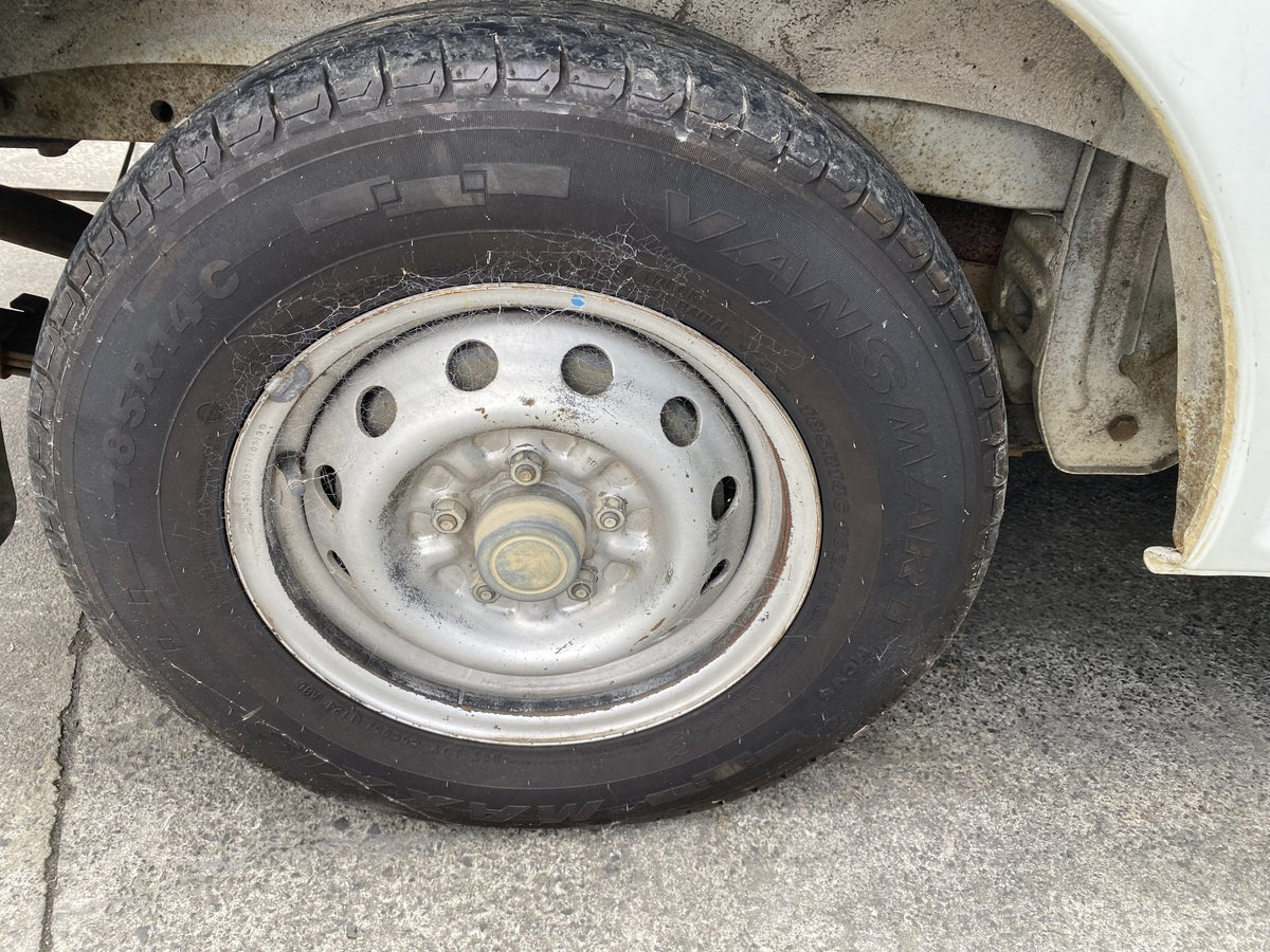 2014 Mitsubishi L300 Dismantling For Parts