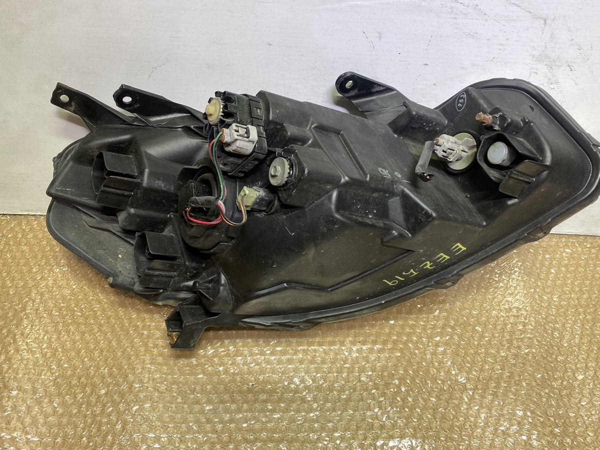 2009 Suzuki SX4 - Left Headlight PN: see photos