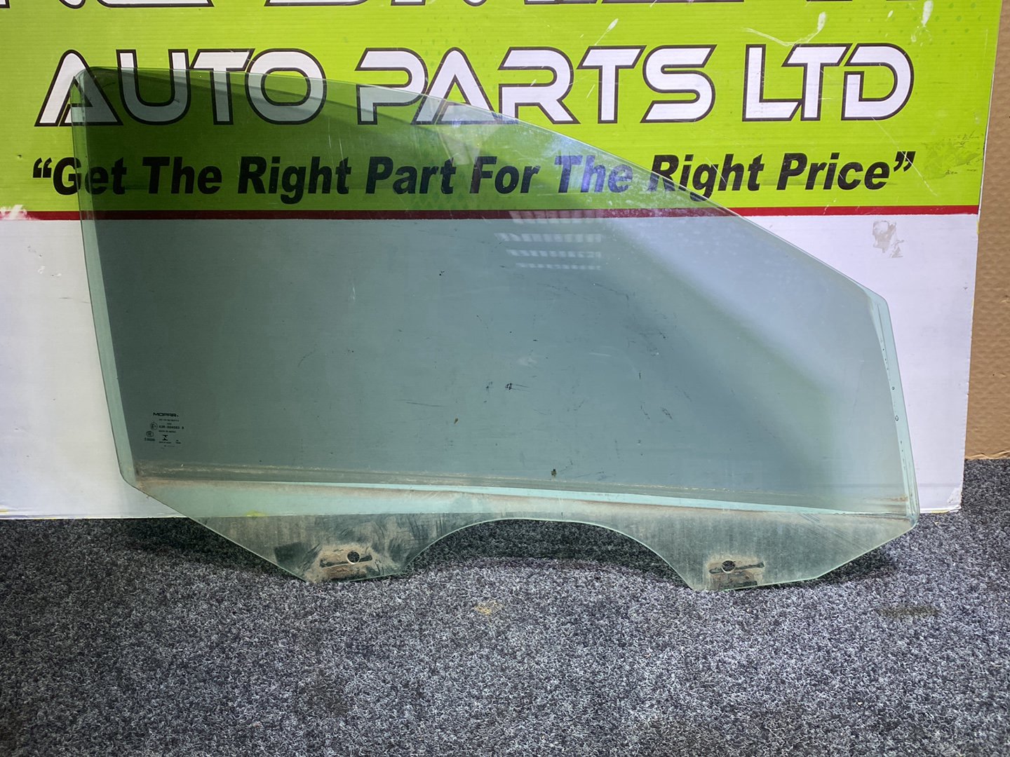 2010 Dodge Journey - Right Front Door Glass