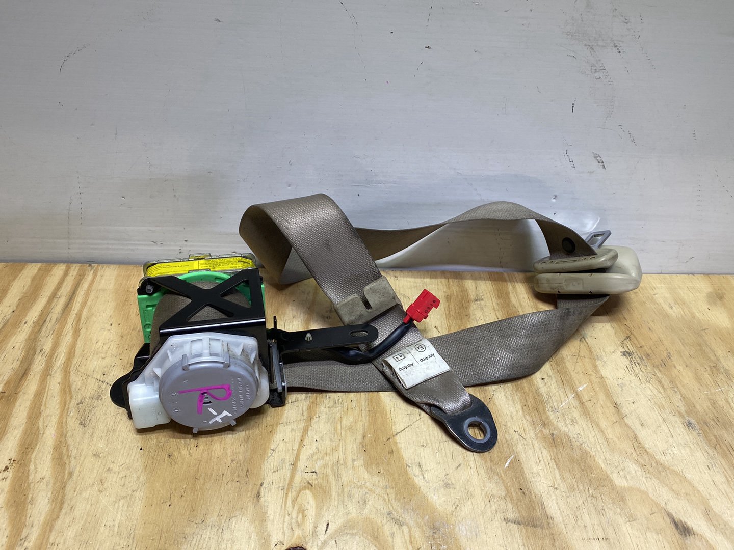2006 Mitsubishi Pajero V93W - Right Front Seat Belt