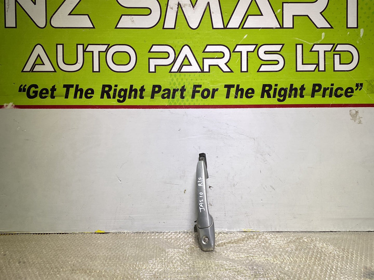 2004 Mazda Demio- Right Front Exterior Door Handle PN: GJ6E58410E67