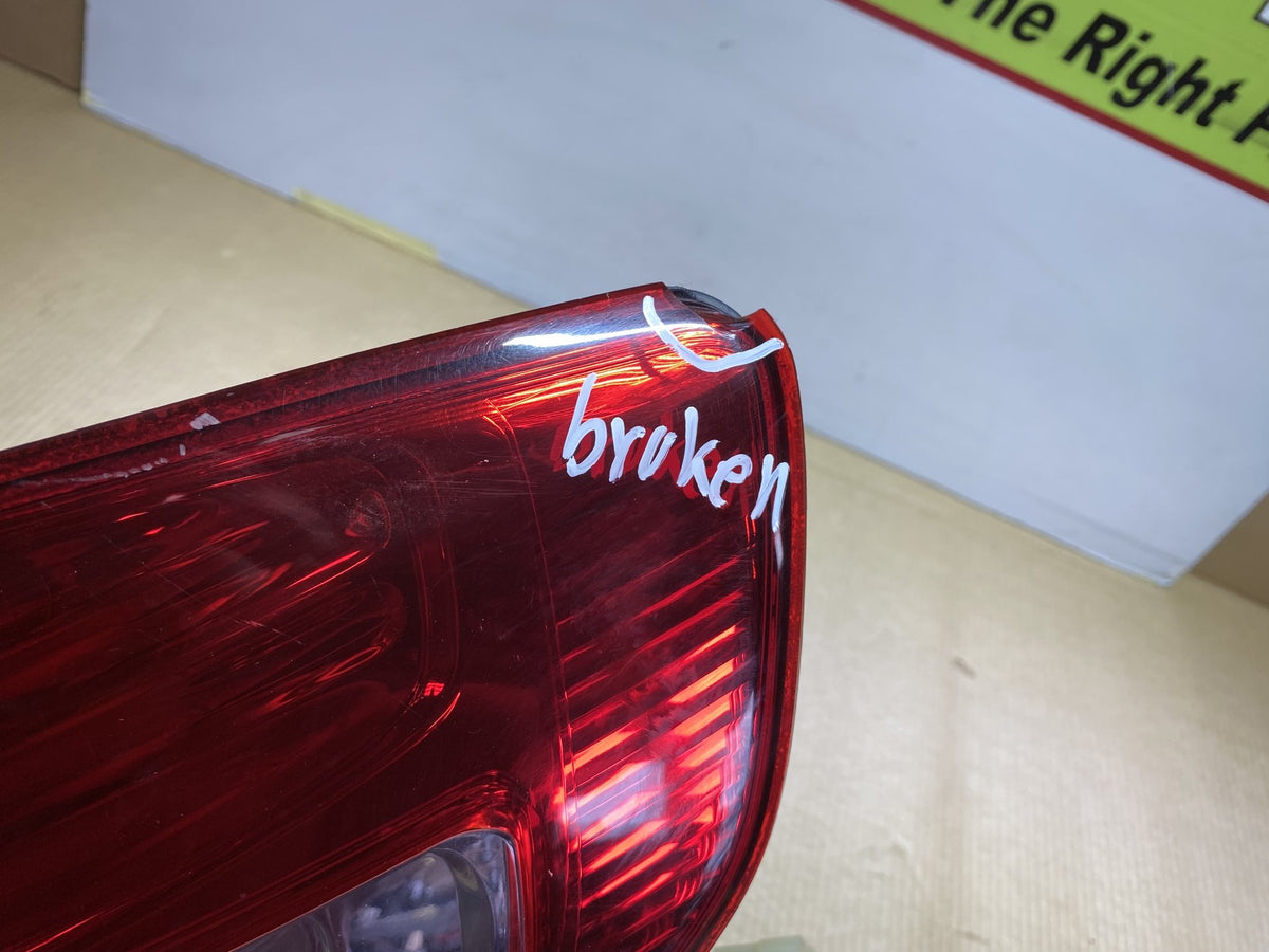 2006 Suzuki SX4 YA11S - Right Taillight PN: Koito 220-59135