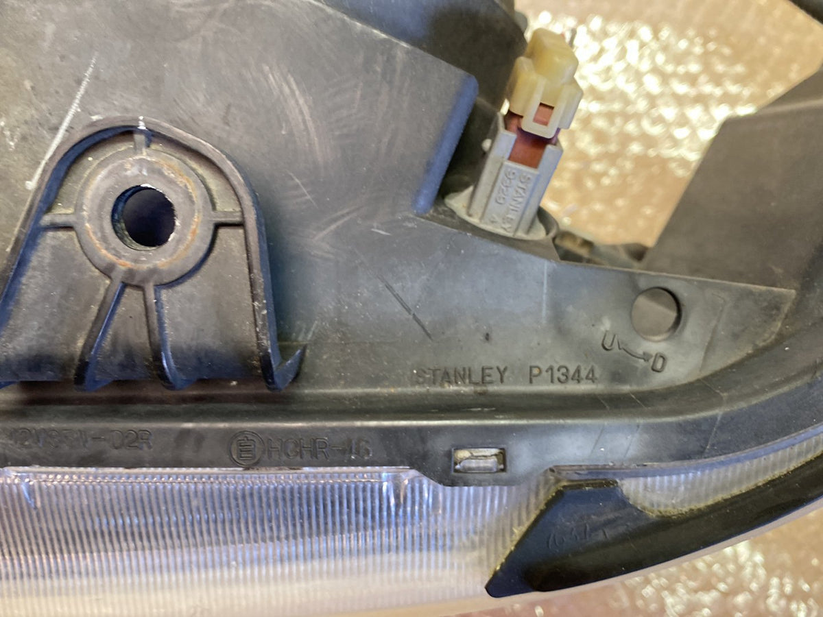 2000 Honda Accord - Left Headlight PN: see photos