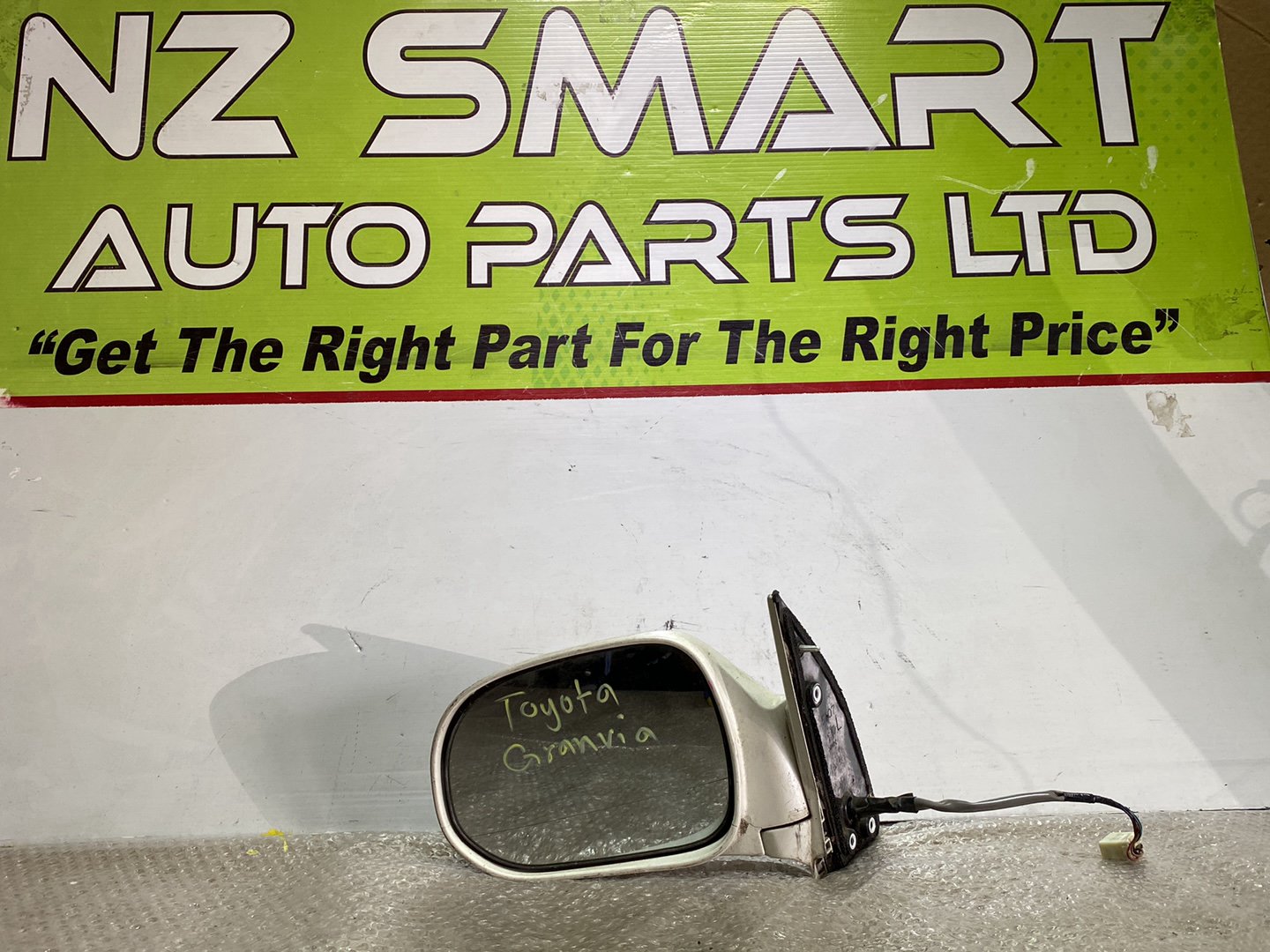 1999  Used Toyota Granvia- PN: 5 wires