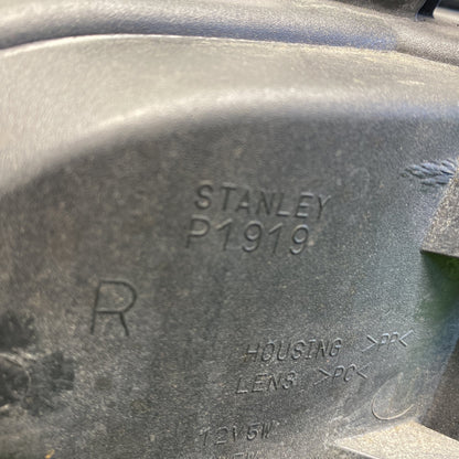 2002 Mazda Demio - Right Headlight PN: STANLEY P1919