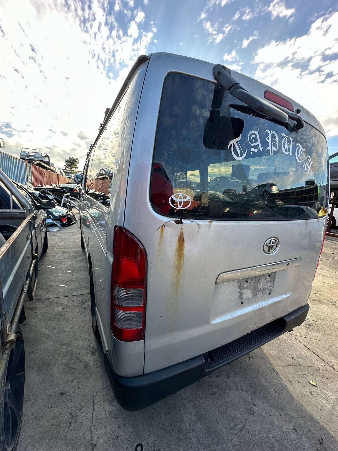 2007 Toyota Hiace TRH200 Dismantling For Parts