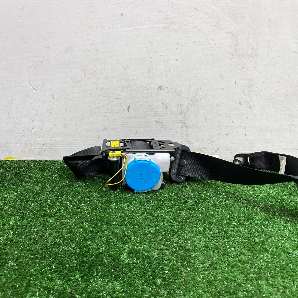 2014 Mazda Atenza - Left Front Seat Belt PN: See photos