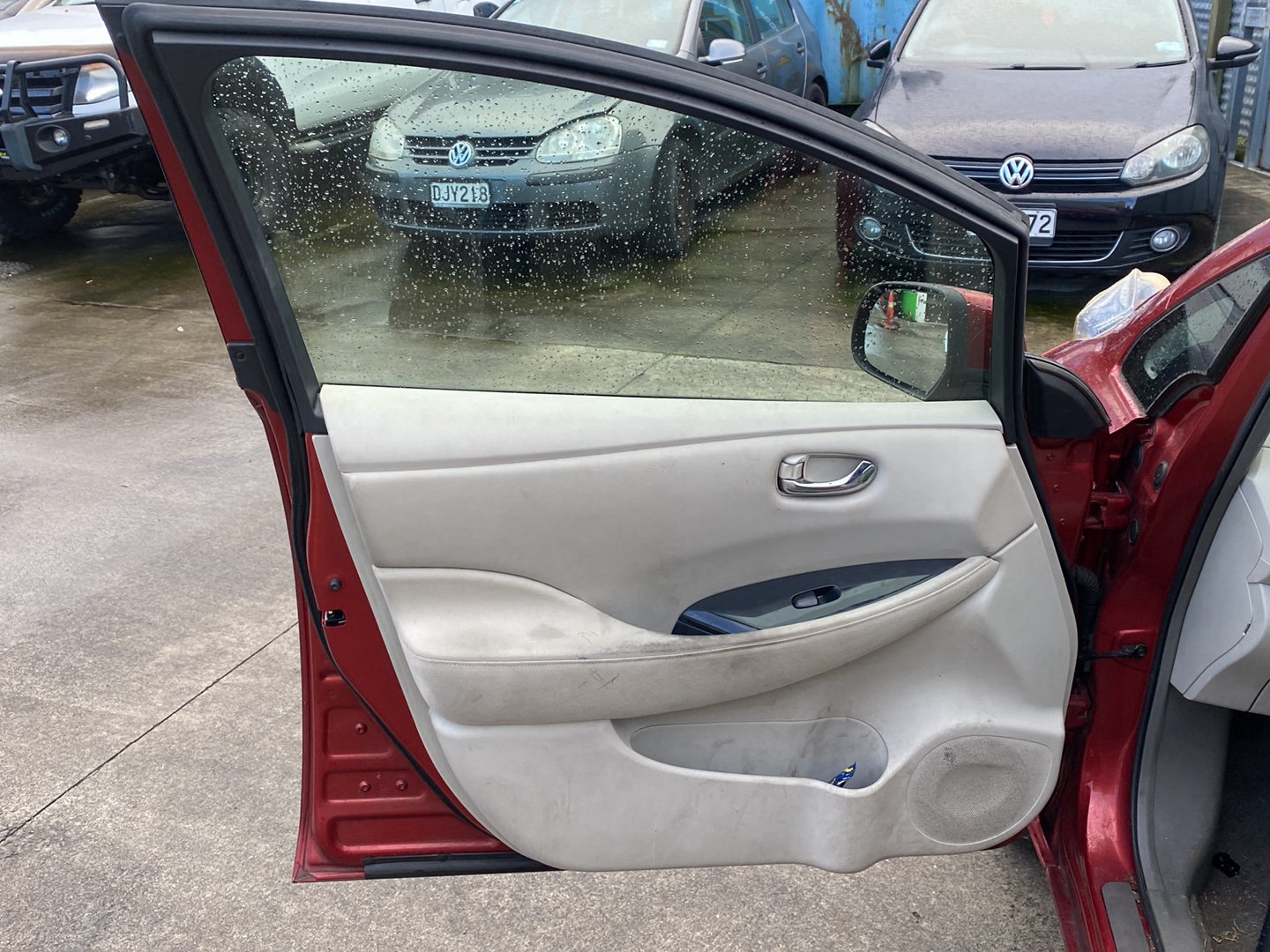 2011 Nissan Leaf ZE0  Dismantling For Parts