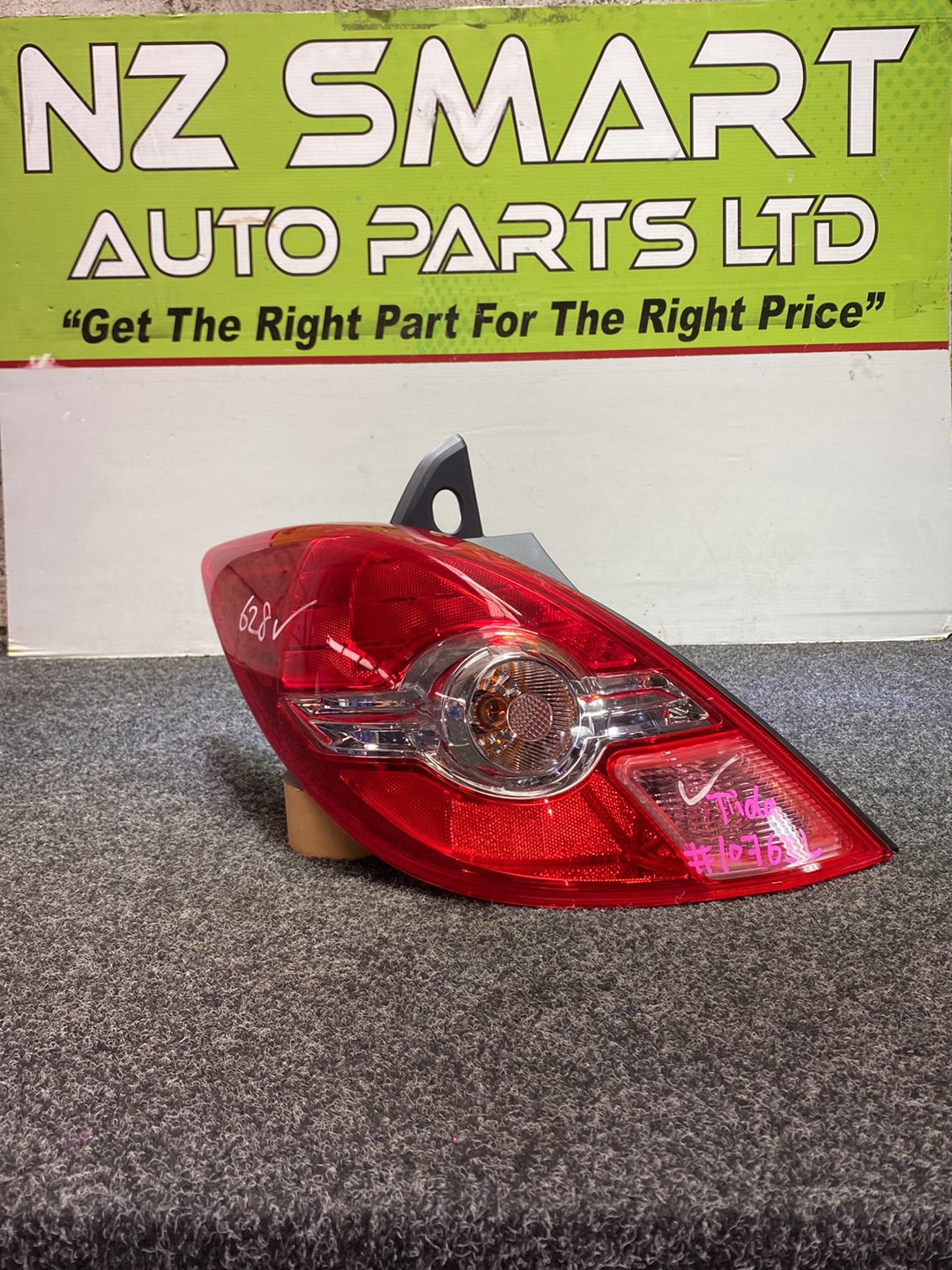 2009, Nissan, Tiida, ST Left Taillight, P7511,