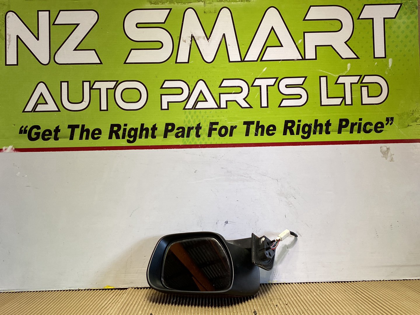 2007 Mazda MPV- Right Door Mirror PN: 7 wires