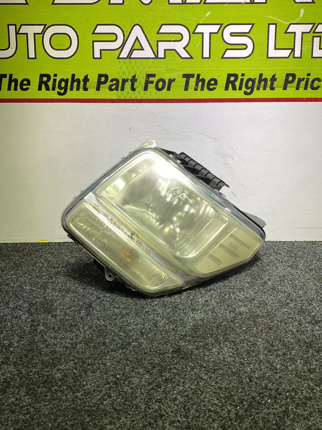 2007 Dodge Nitro - Left Headlight