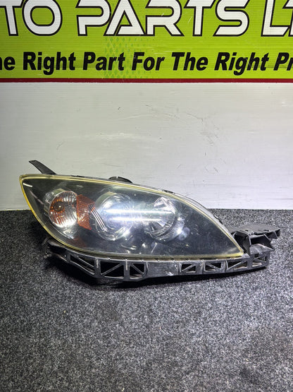 2007 Mazda Axela - Right Headlight PN: STANLEY P2951