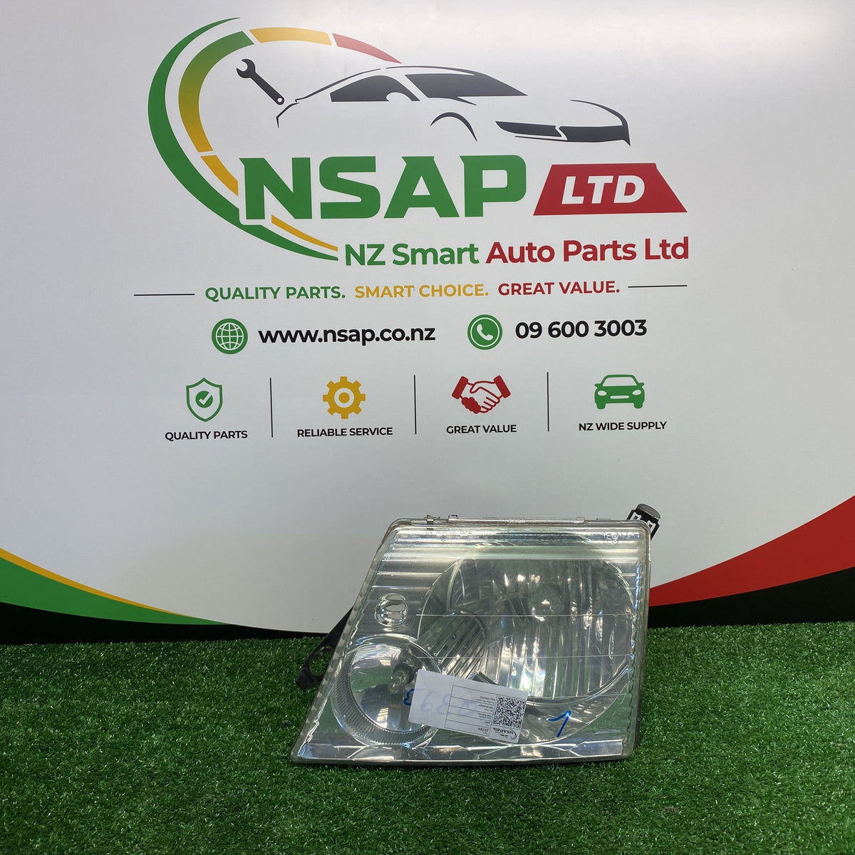 2004 Ford Explorer - Left Headlight PN: 1L2Z13008AB