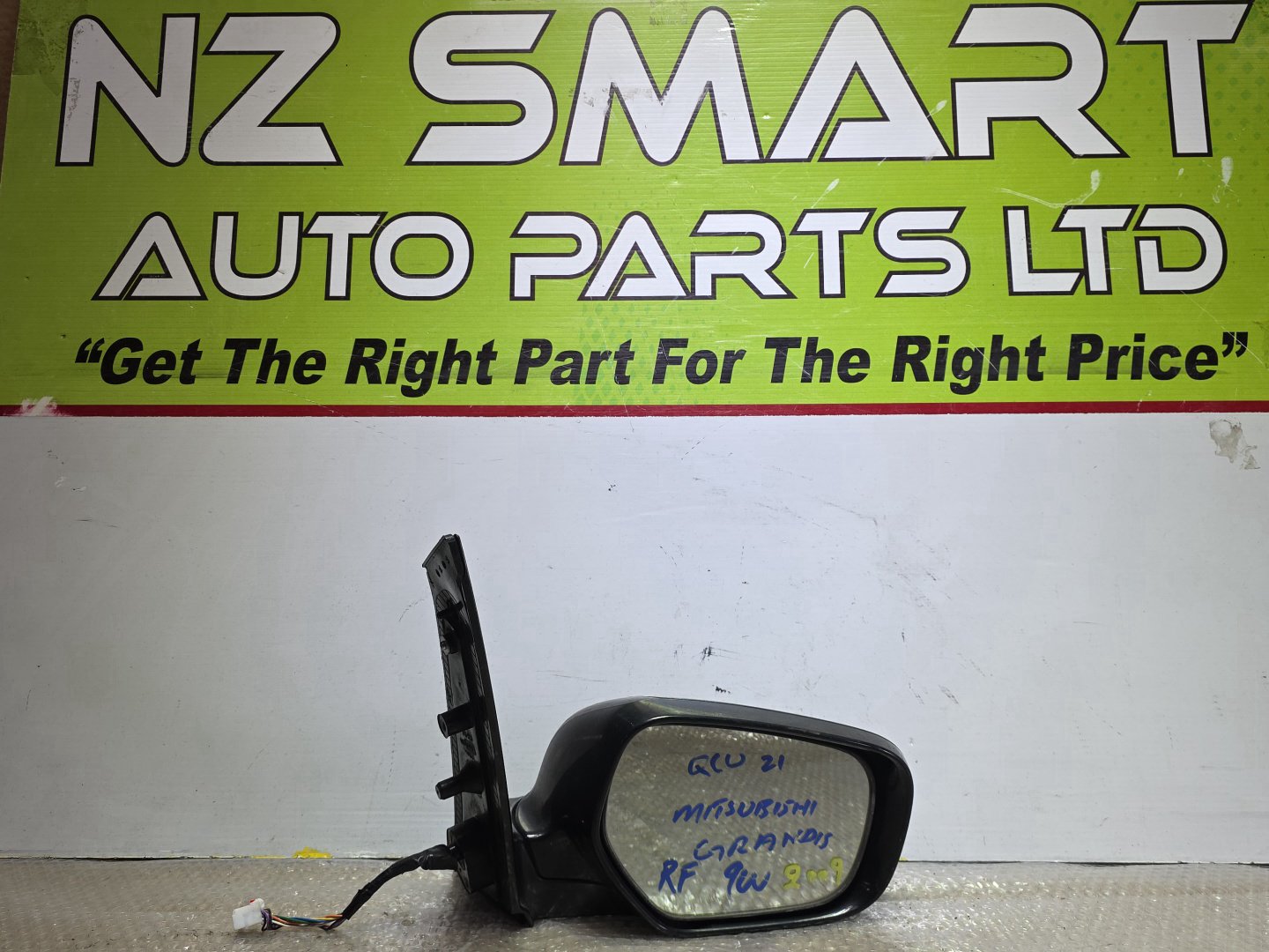 2009 Mitsubishi Grandis- Right Door Mirror PN: 9 wires