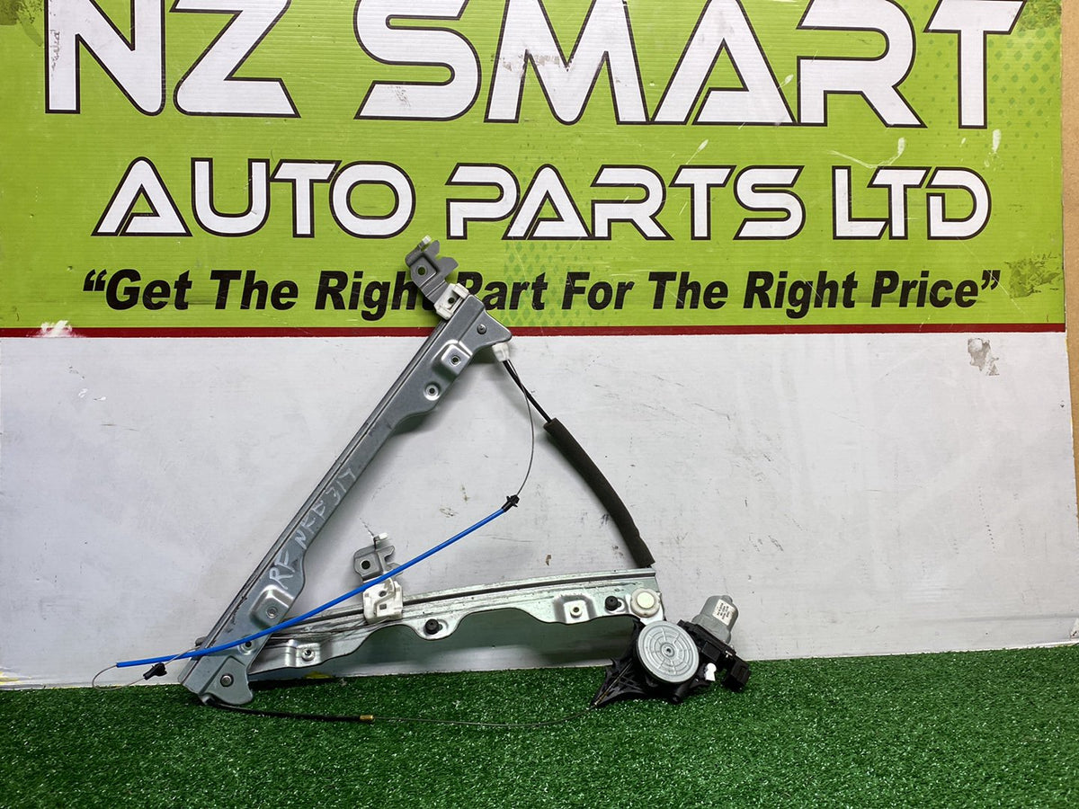2011 Nissan Fuga - Right Front Window Regulator/Motor PN: 80731-1MA0A