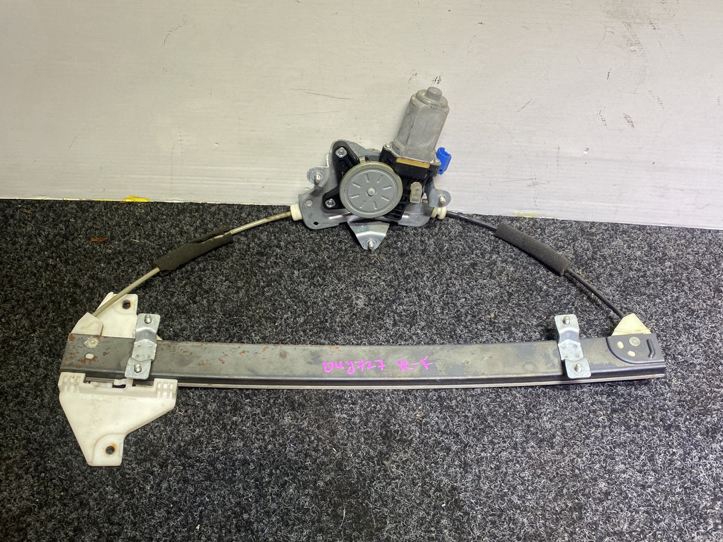 2009 Holden Captiva - Right Front Window Regulator/Motor