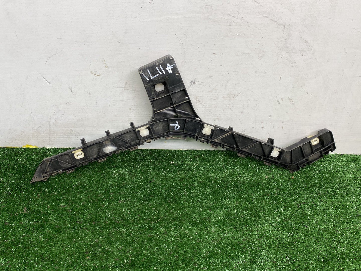 2009 Honda Odyssey RB3 - Right Rear Bumper Retainer PN: