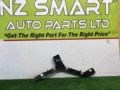 2009 Honda Odyssey RB3 - Left Rear Bumper Retainer PN: