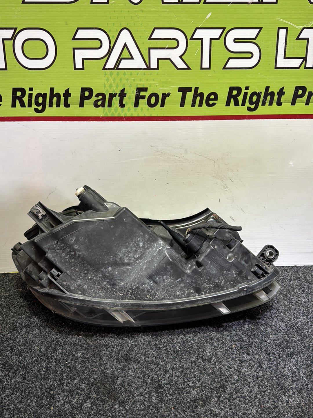 2012 Volkswagen Caddy - Left Headlight PN: 2K6 941 005 A