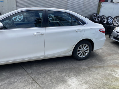 2016 Toyota Camry Hybrid H Dismantling For Parts