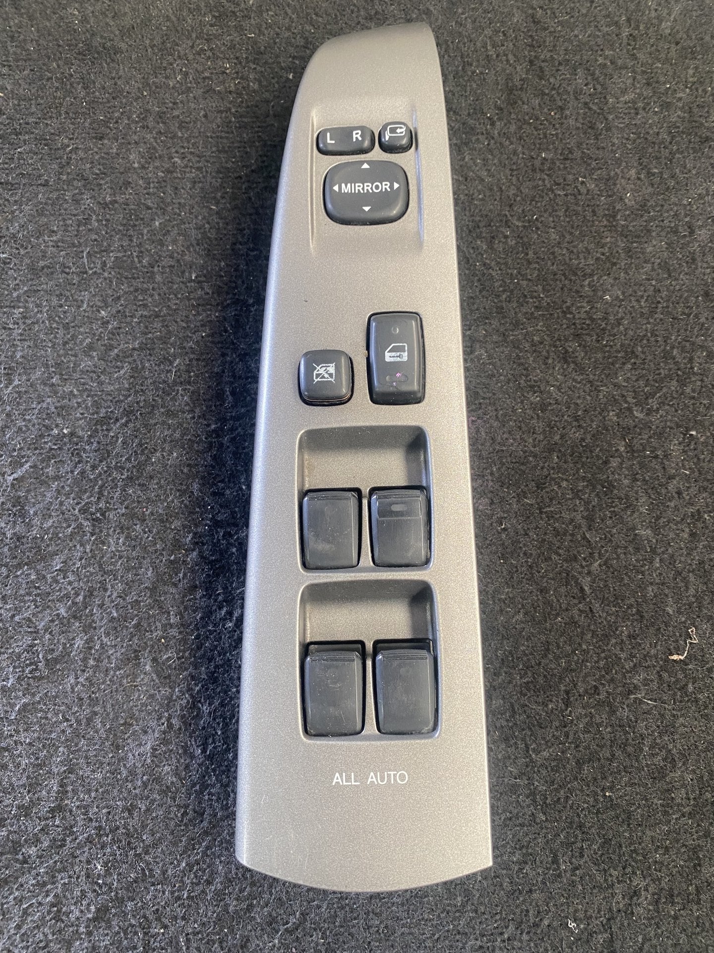 2008 Used Toyota Prius - Right Front Window Switch PN: tested 05/04/2025 good working condition