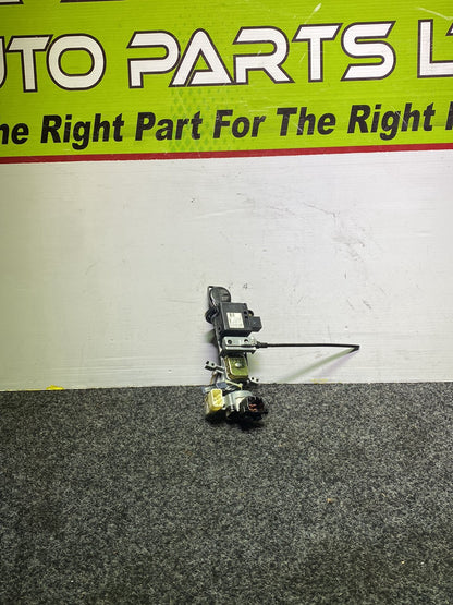 2004 Suzuki Swift - Ignition With Key PN: SL-S18