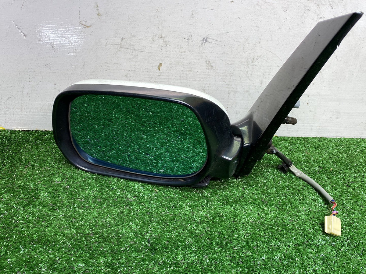 2005 Toyota Ipsum - Left Door Mirror PN: 5 wires