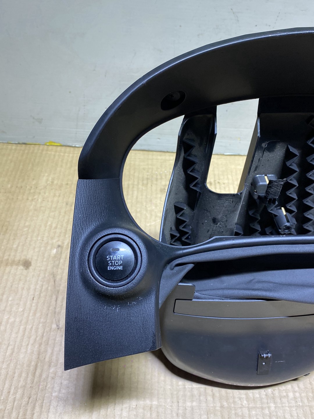 2013 Mazda CX-5 KE2AW - Steering Column Shroud PN: start switch