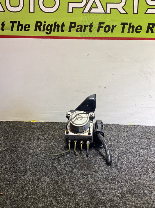2012 Nissan Leaf - ABS Pump