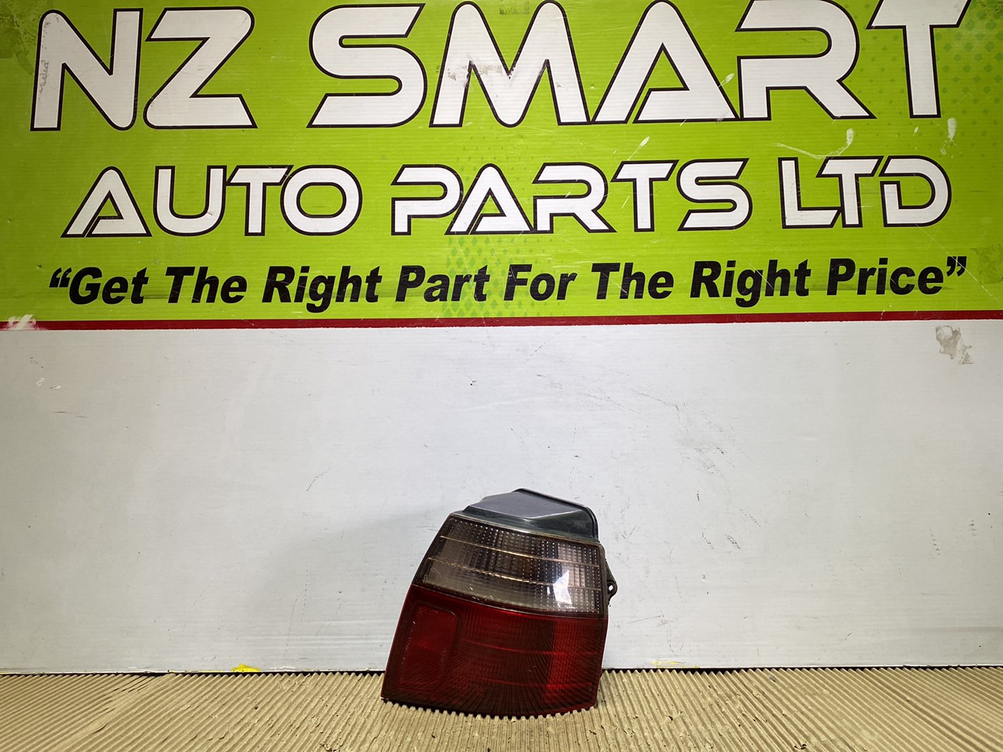 2002 Mitsubishi Galant- Right Taillight PN: see photos