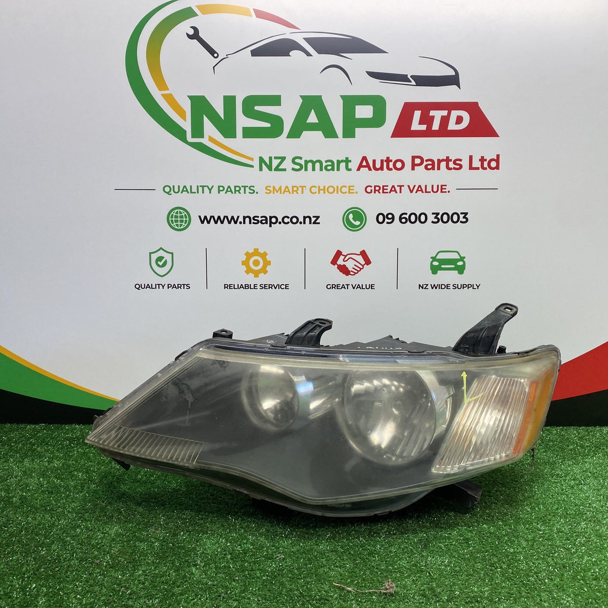 2007 Mitsubishi Outlander - Left Headlight PN: STANLEY P5584