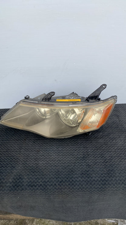 2008 Mitsubishi Outlander - Left Headlight