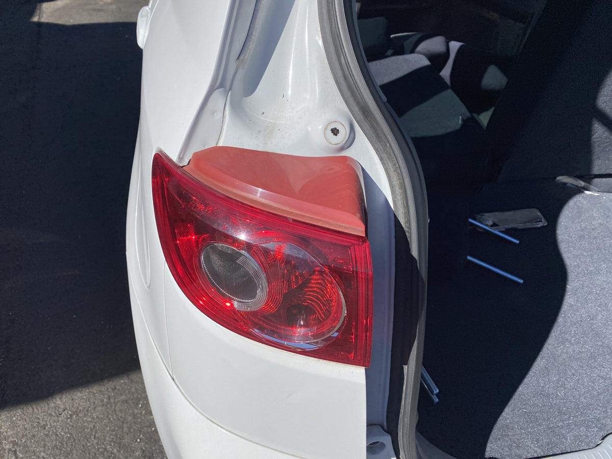 2003 Mazda Demio DY5W  Dismantling For Parts