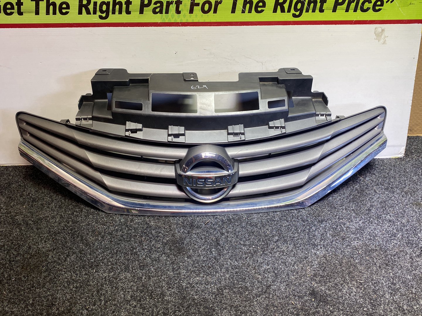 2013 Nissan Note E12 - Upper Bumper Grille PN: 62310 3VA0A