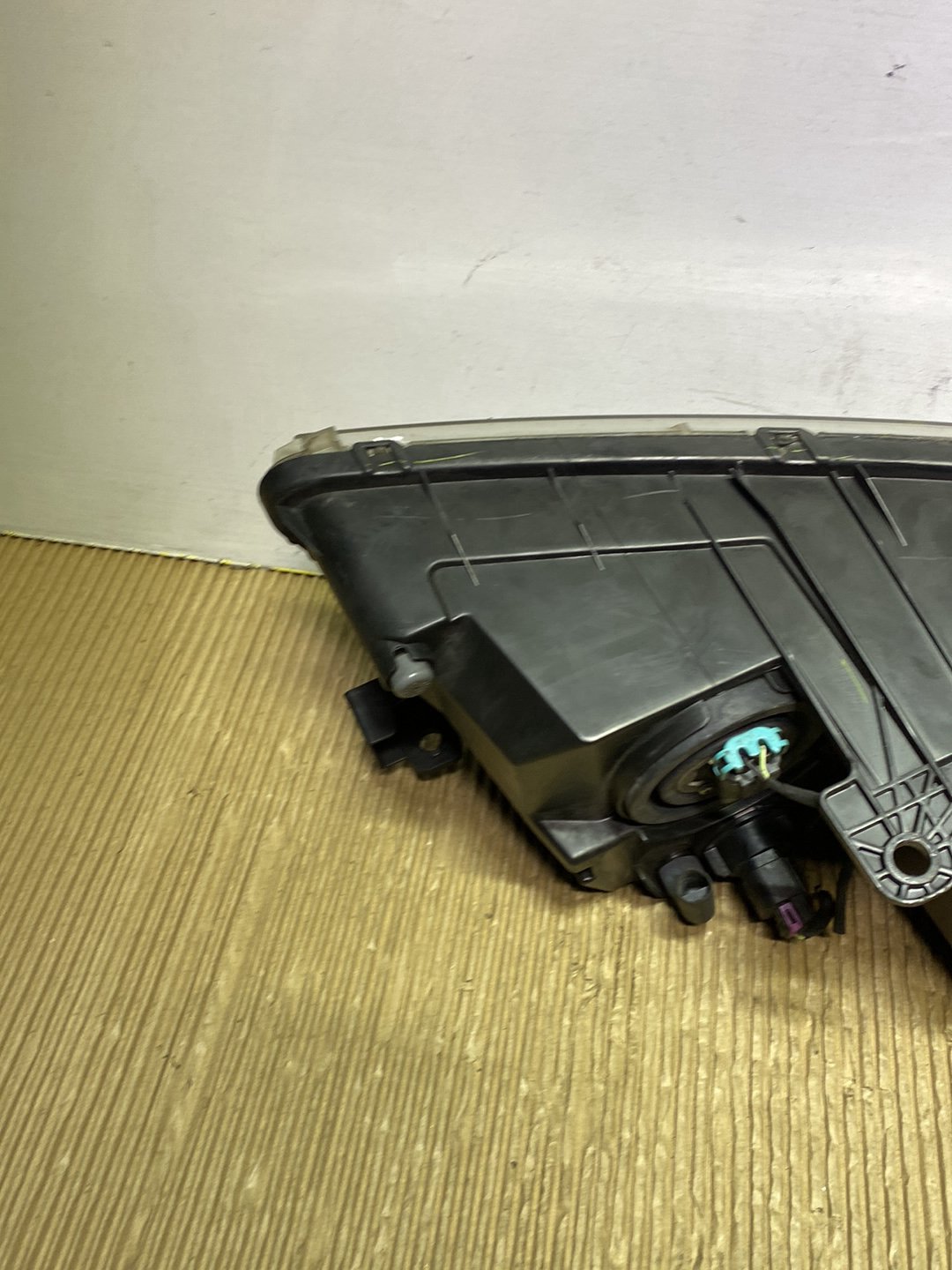2009 Dodge Journey- Left Headlight PN: see photos