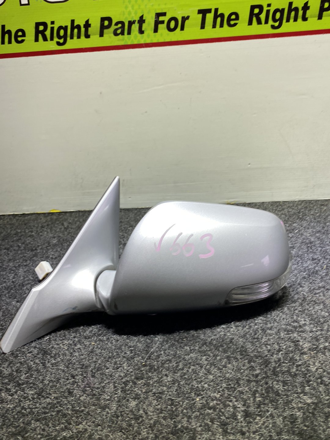 2007-2007 Used Toyota Mark X GRX121 - Left Door Mirror PN: 9 wire