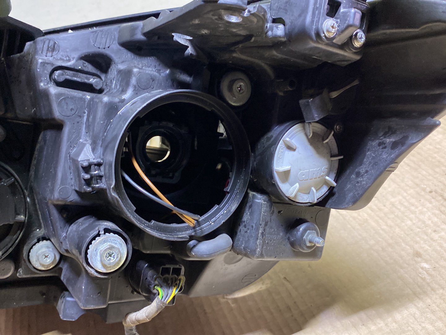 2016 SsangYong Korando - Right Headlight