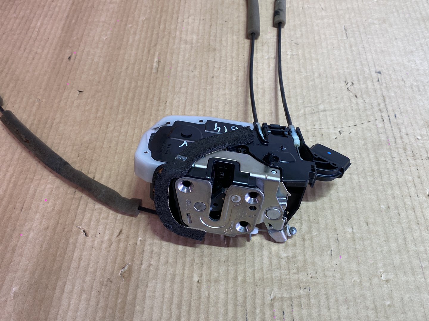 2009 Nissan X-Trail NT31 - Left Rear Lock Actuator
