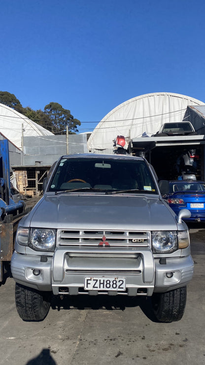 1997 Mitsubishi Pajero V25      Dismantling For Parts